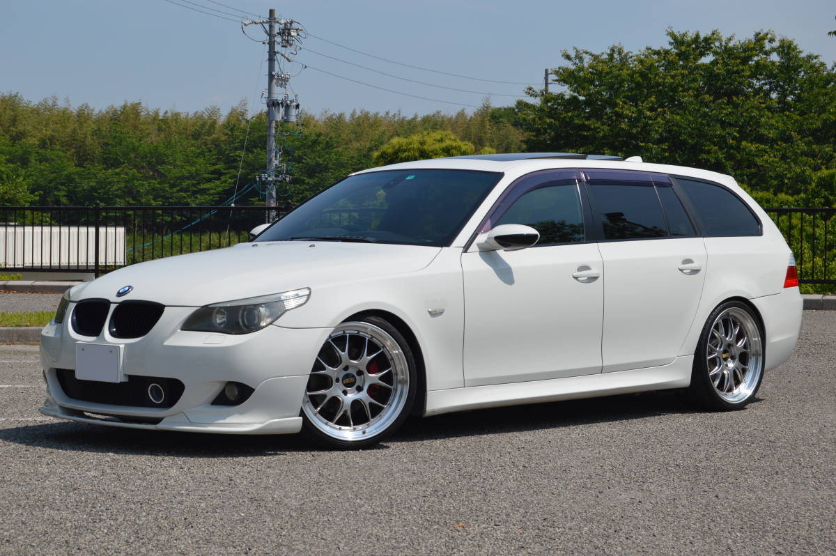 BMW 525i 525iツーリング Mスポーツパッケージ BMW 5シリーズ 
