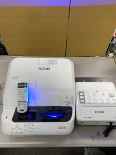 【激安大特価】 EPSON EB-695WT プロジェクター インターフェースボックス付属 1台 6-4-695-B(本体)｜売買されたオークション情報、yahooの商品情報をアーカイブ公開 - オークファン 本体