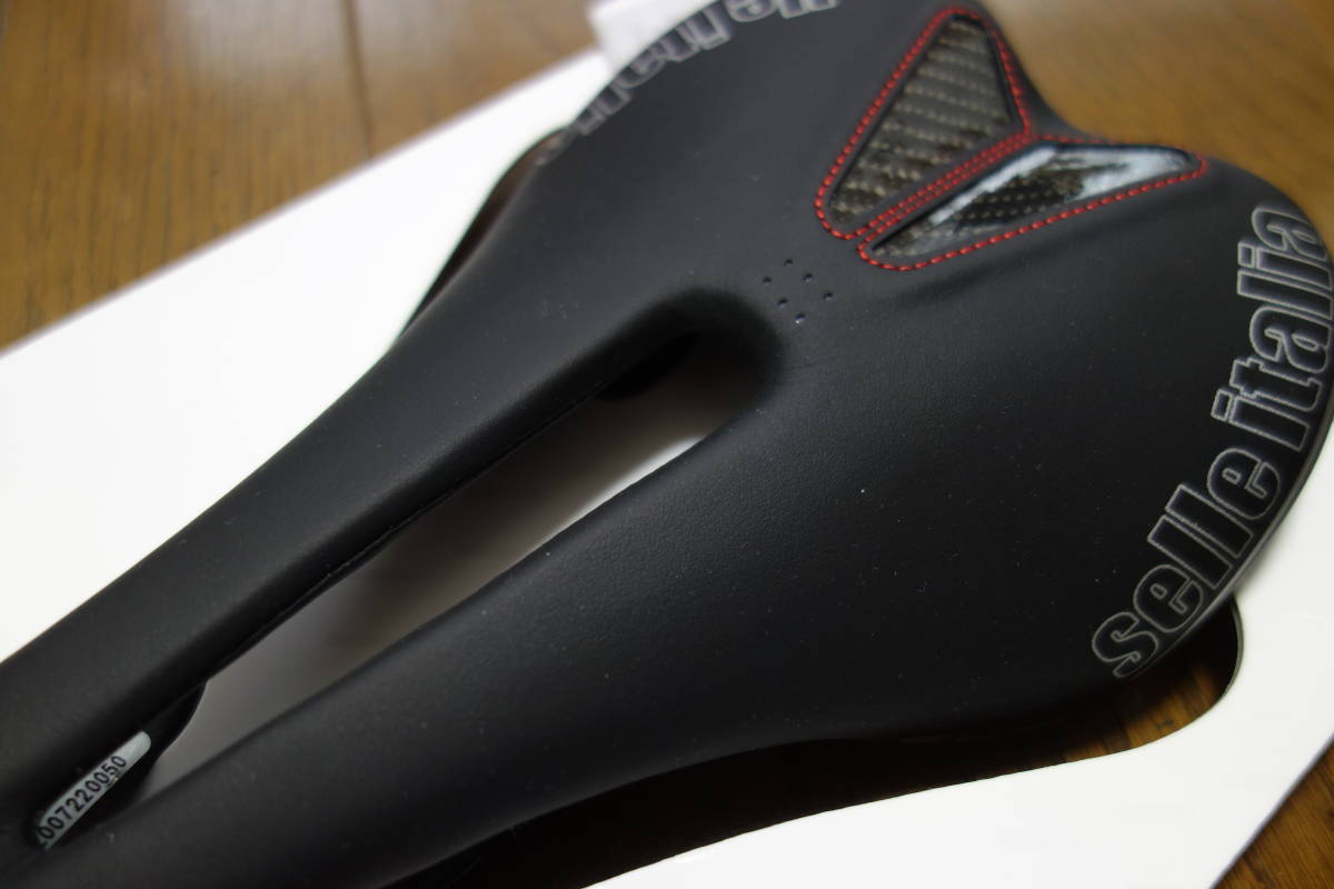 selle ITALIA セライタリア SLR KITCARBONIO サドル SLR セライタリア Kit Carbonio FLOW SELLE CARBONIO KIT ITALIA 135g