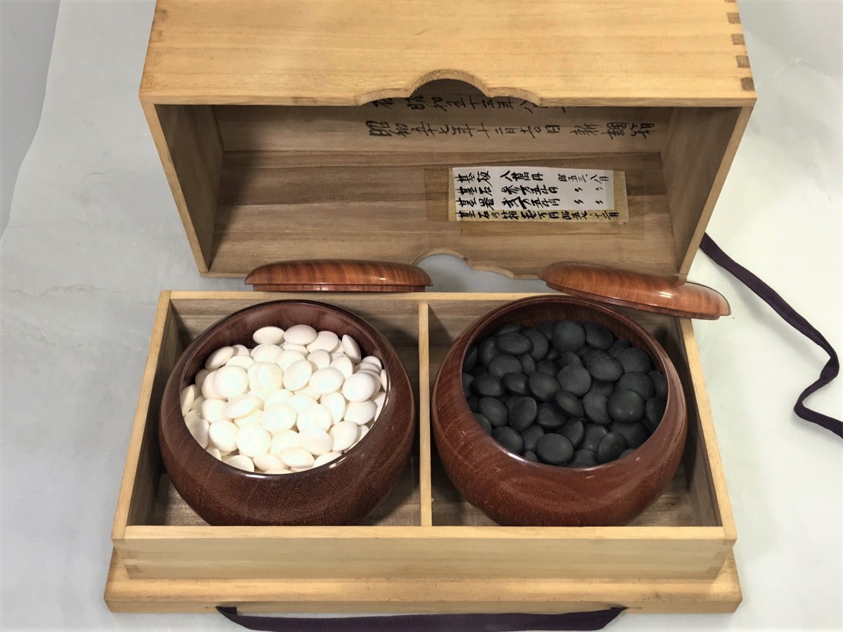 時代物 本蛤白 本那智黒 碁石 碁笥入 箱付き美品