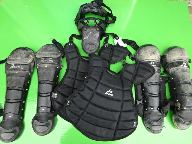 【豊富な】 品 少年軟式野球 ソフトボール キャッチャー マスク プロテクター レガース 防具 収納袋 JSA SSK 日本製２SET分 キャッチャー用具(プロテクター)｜売買されたオークション情報、yahooの商品情報 プロテクター