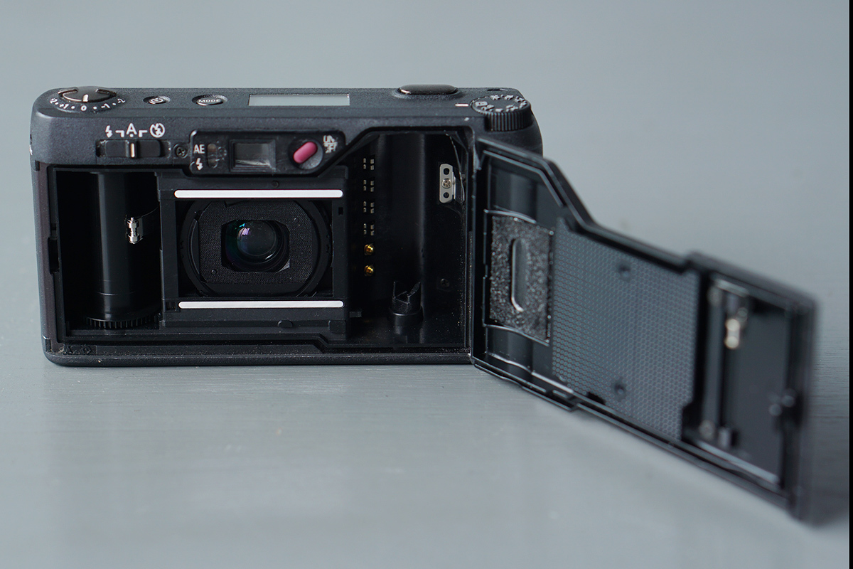 RICOH GR1s 28mm F2.8 コンパクトフィルムカメラ 中古品 MC-1B付