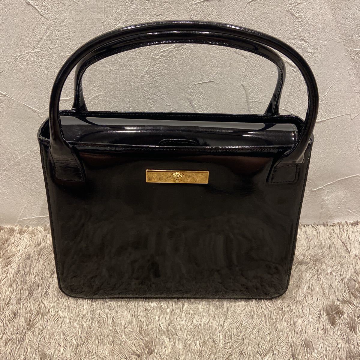 VERSACE ヴェルサーチ エナメル ハンドバッグ バッグ冠婚葬祭 VERSACE 