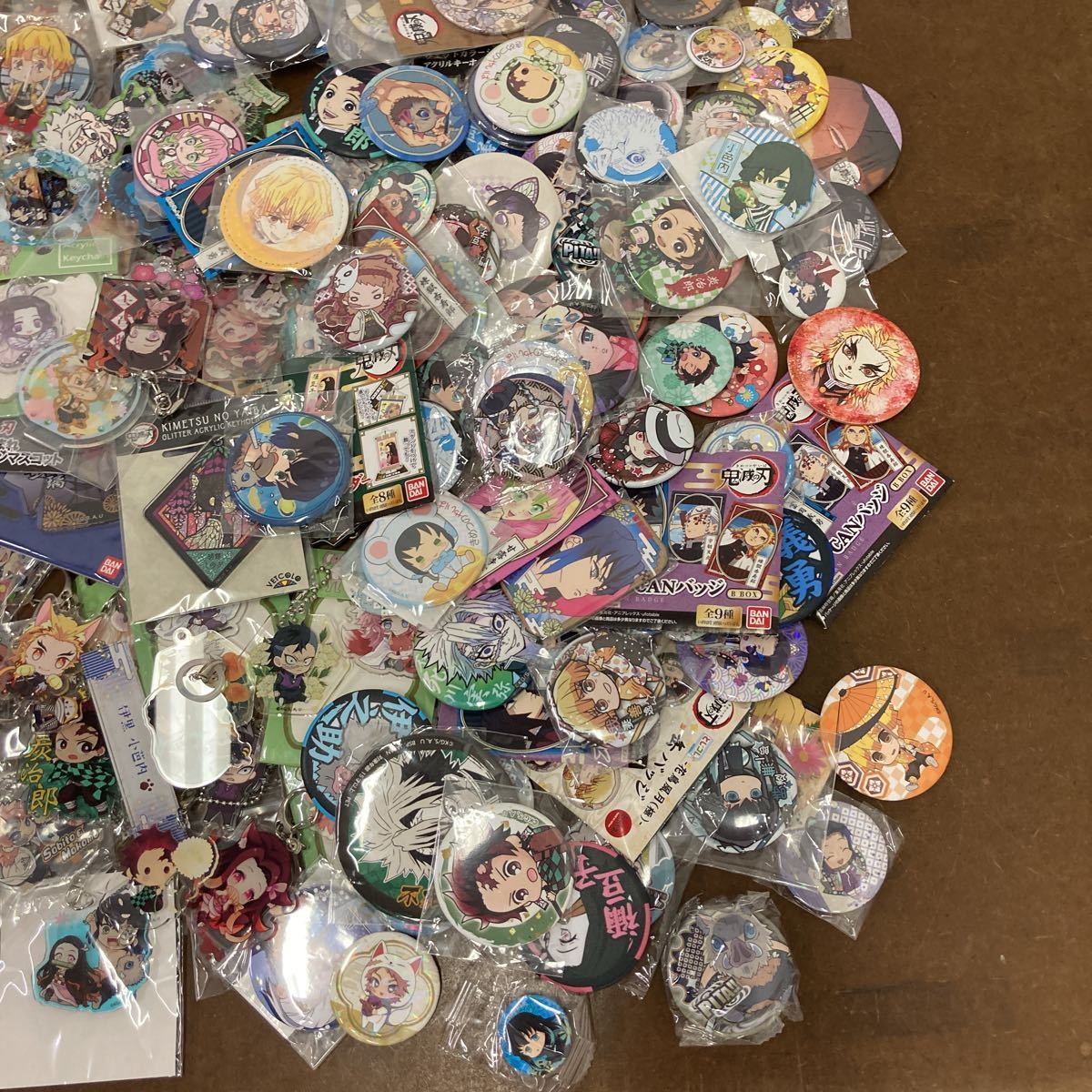 YK484) 鬼滅の刃 グッズ 大量セット 439点 まとめ売り 現状品 アクリル 
