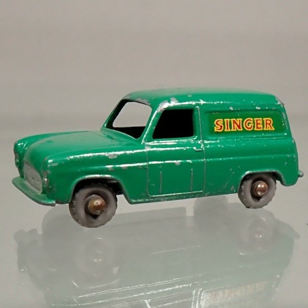 ☆(珍品／レアカラー）MATCHBOX 59A フォード テームス バン 5,5cm