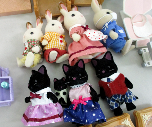 送料無料 シルバニアファミリー 森のピザ屋さん 小物 人形 家具 まとめ 