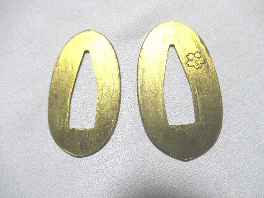 旧海軍刀 大切羽 小切羽 縁 NO5揃い 指揮刀 6229(鍔、刀装具)|売買されたオークション情報、yahooの商品情報をアーカイブ公開 ...