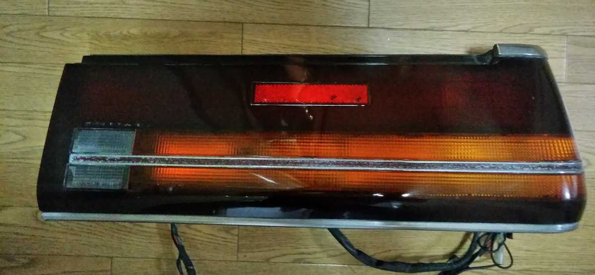 旧車クラウンテールランプR側（詳細不明）ジャンク品 【公式通販】
