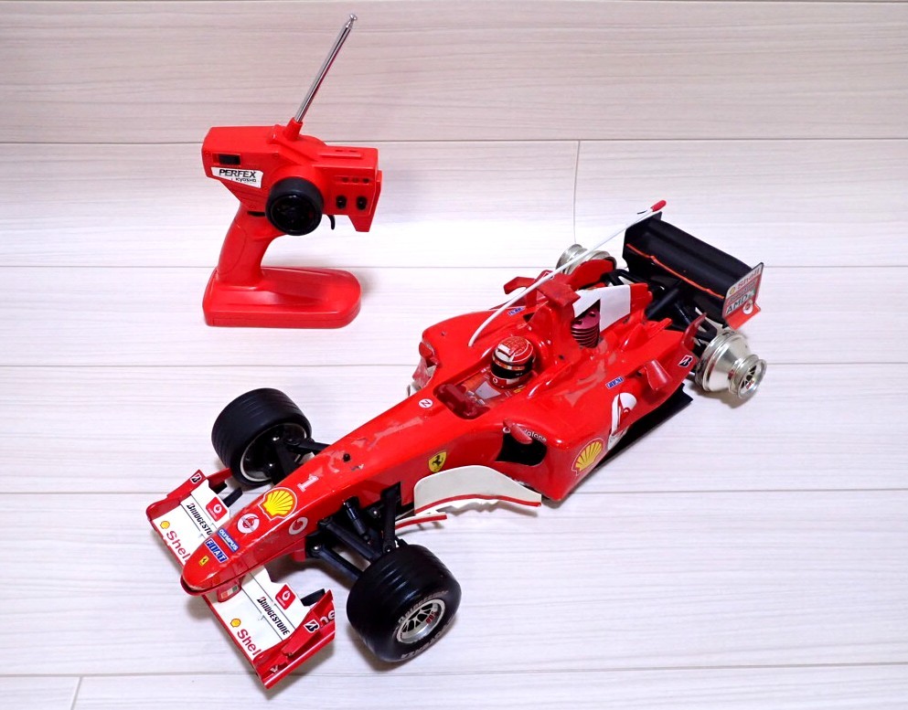 1/8 デアゴスティーニ F1 フェラーリ2004 GP エンジンカー F1
