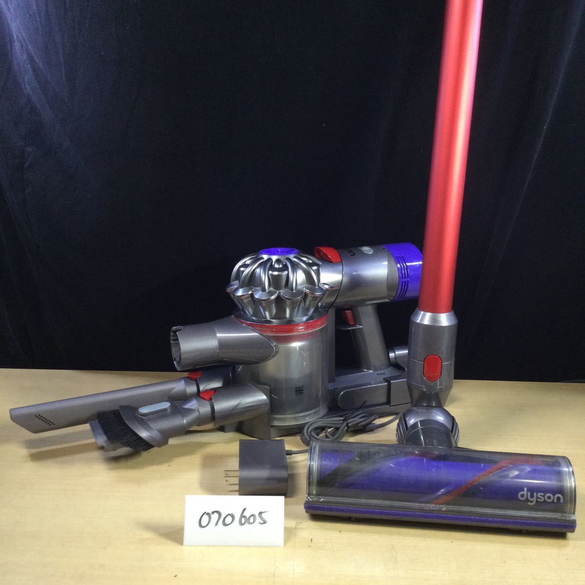 ダイソン V8 サイクロン コードレス 本体 SV10 動作OK 30分 Dyson 掃除 