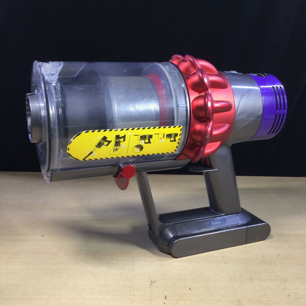 (070710) dyson SV12 サイクロン式コードレスクリーナー ジャンク品 SV12 FF V10 SV-12 コードレスクリーナー⑮ 販売終了充電式スティッククリーナー