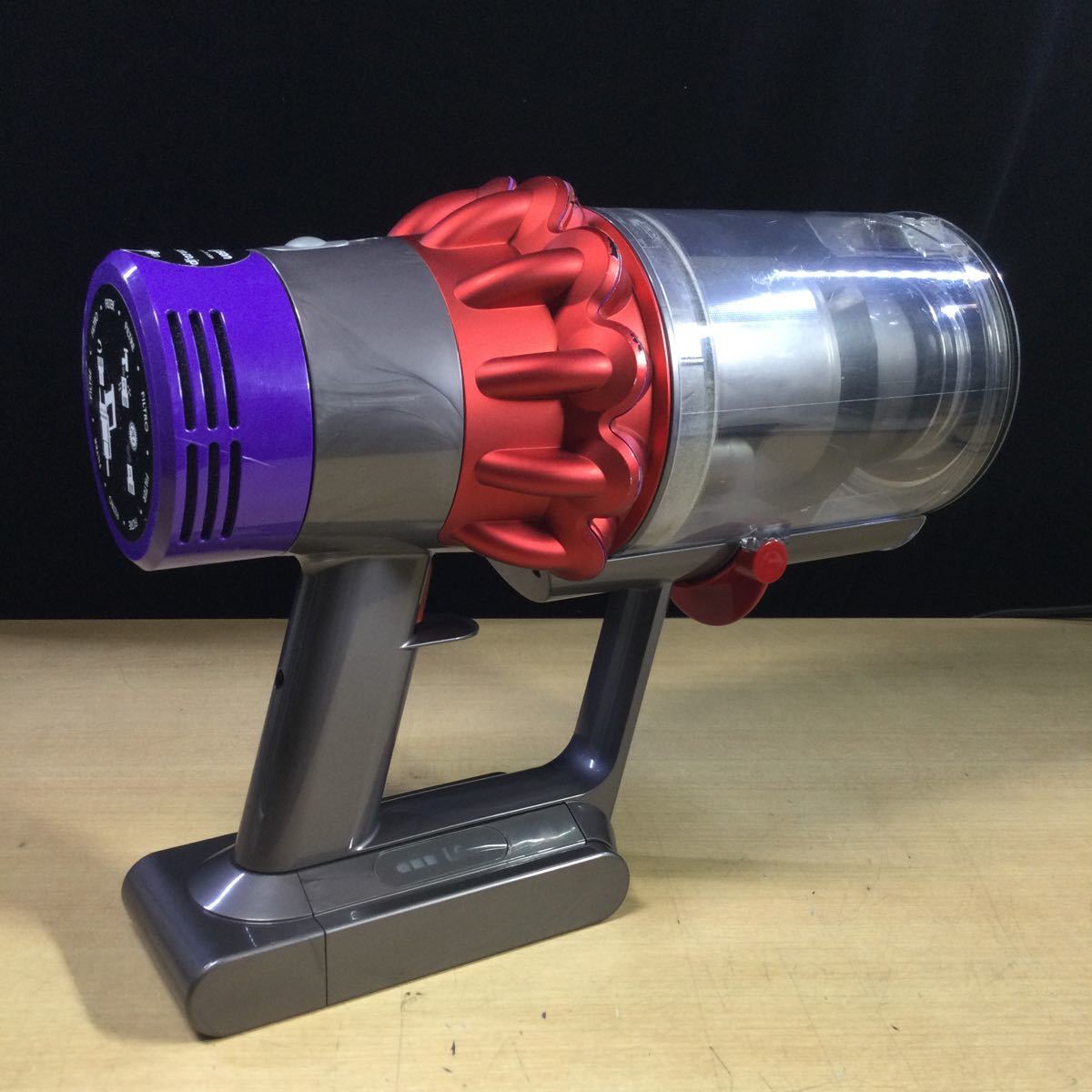 (070710) dyson SV12 サイクロン式コードレスクリーナー ジャンク品 SV12 FF V10 SV-12 コードレスクリーナー⑮ 販売終了充電式スティッククリーナー