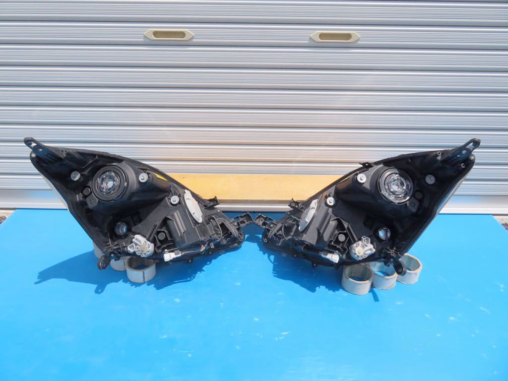 アイシス 純正 ヘッドライト HID 右左セット KOITO 44-72