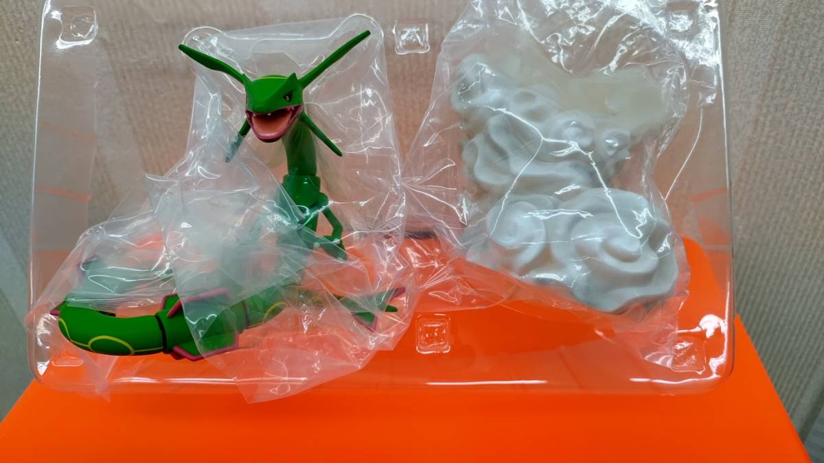 食玩 トレーディングフィギュア ポケモンスケールワールド レックウザ プレミアムバンダイ ポケモンセンター限定 ホウエン地方