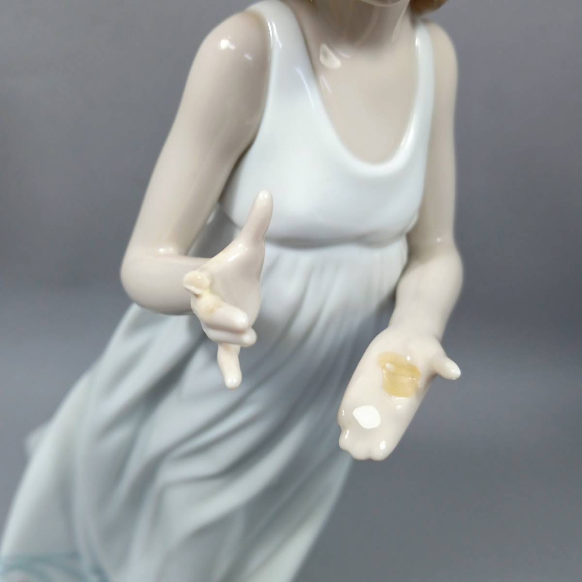 ◇リヤドロ LLADRO フィギュリン 私の宝物 指・蝶欠け・箱取れ◇同梱