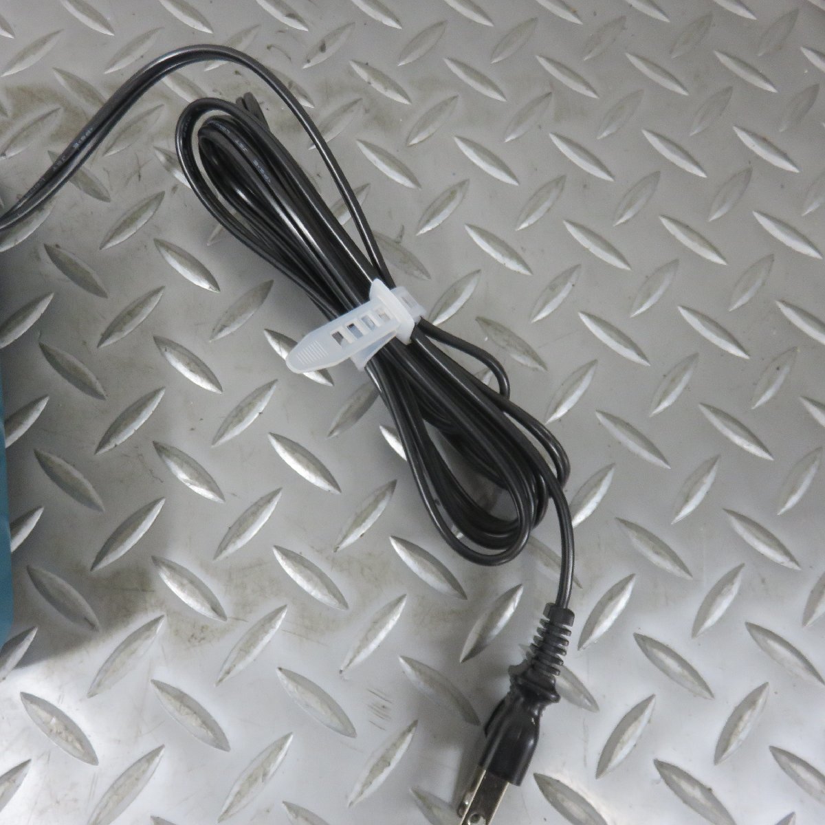 未使用品 makita/マキタ 40V専用充電器【DC40RA】★代引き(レタパ×)・領収書発行可能★