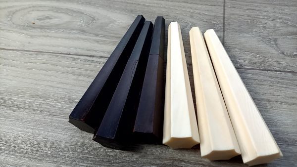 F1425＞ 津軽用糸巻本象牙風寿六 黒壇 糸巻き 寿六 三味線 象牙調 直径