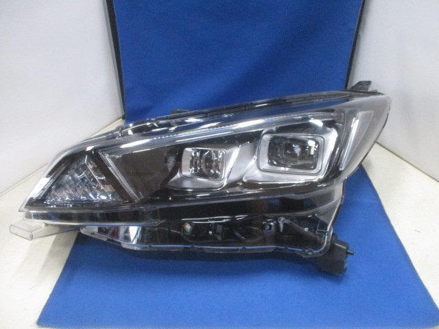 ベンツ Cクラス W205 後期 左ヘッドライト 中古 中古 メルセデス・ベンツ Cクラス W205 後期 純正 LED ヘッドライト 右