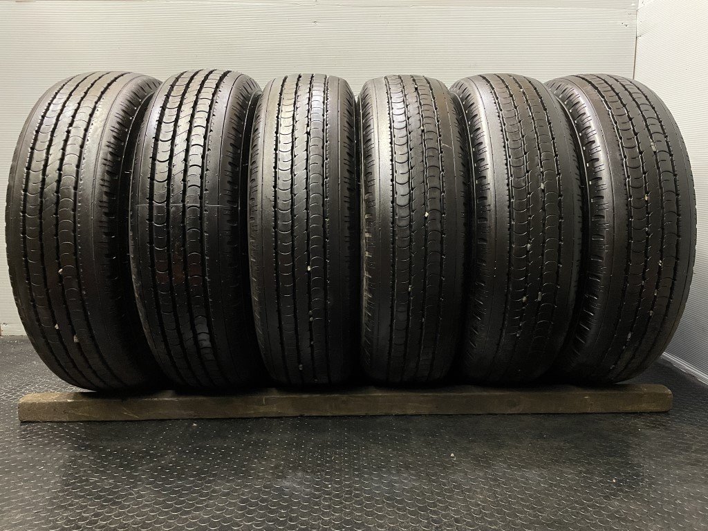 新車外し 2024年製 DUNLOP SP355 205/70R16 111/109L LT 16インチ