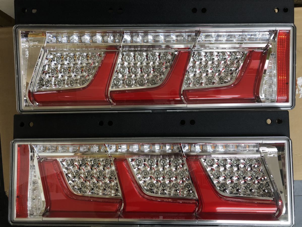 小糸 KOITO 3連 LED テールランプ テールレンズ ノーマルターン 左右