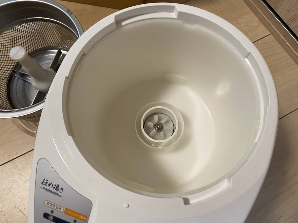 山本電気 極め搗き YE-RC01 家庭用 精米機 5合 日本製 通電確認 山本電気 極め搗き YE-RC01 家庭用 精米機 5合 日本製 通電確認