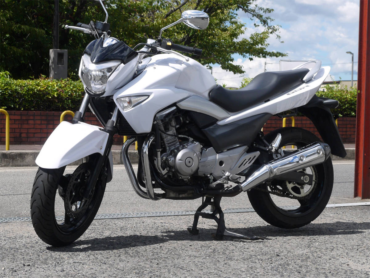 大阪より) SUZUKI GSR250！14,481km！パールホワイト！(126cc-250cc 