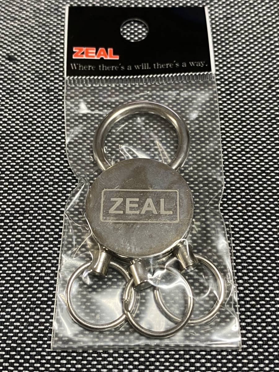 ZEAL ズイール メタル3連キーホルダー 新品未使用