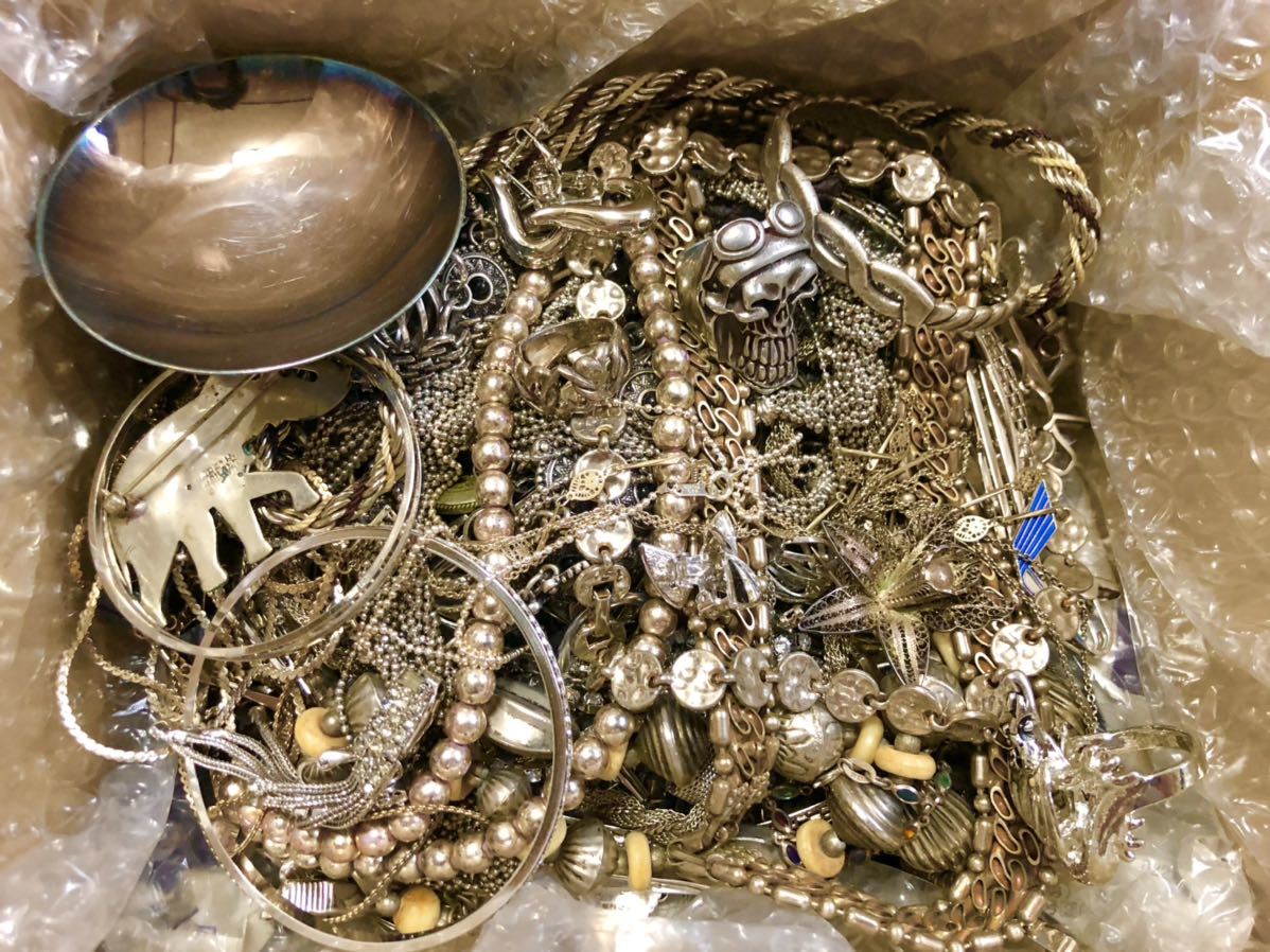 シルバーカラー アクセサリー 1590g 大量 ネックレス ブローチ 指輪 ブレスレット イヤリング まとめ 銀メッキ 刻印 SILVER 925 セット