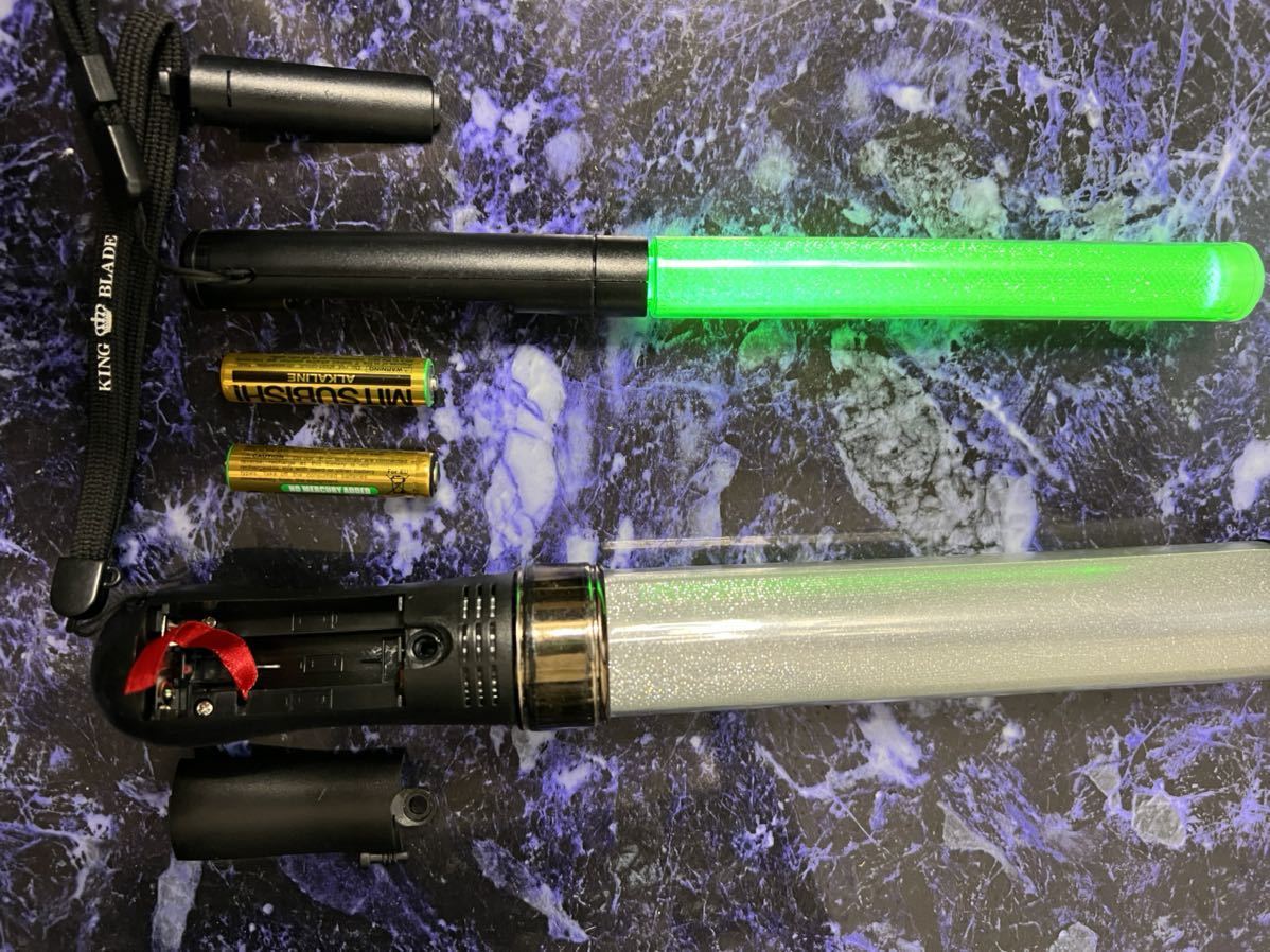 ペンライト コンサートライト Led グリーン スティック ボタンで切り替え ボタン電池式 ライトステッキ レッド 点滅 最大41 Offクーポン Led