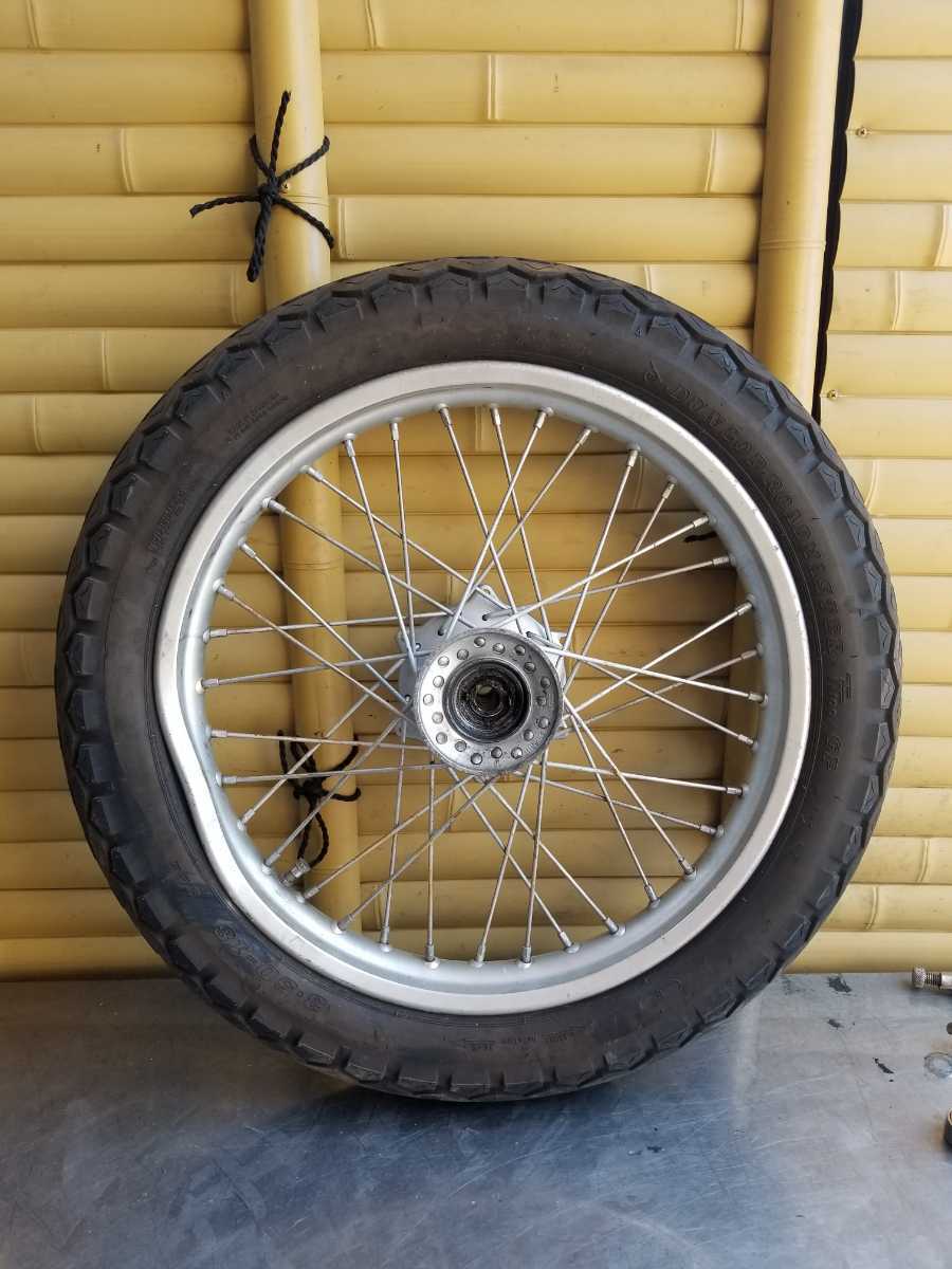 SR400 RH01J フロントホイール DONLOP 3.50.18 破損有！W21 SR400