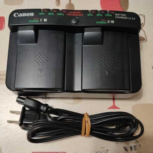 純正　Canon キャノン　LC-E4 バッテリーチャージャー 充電器