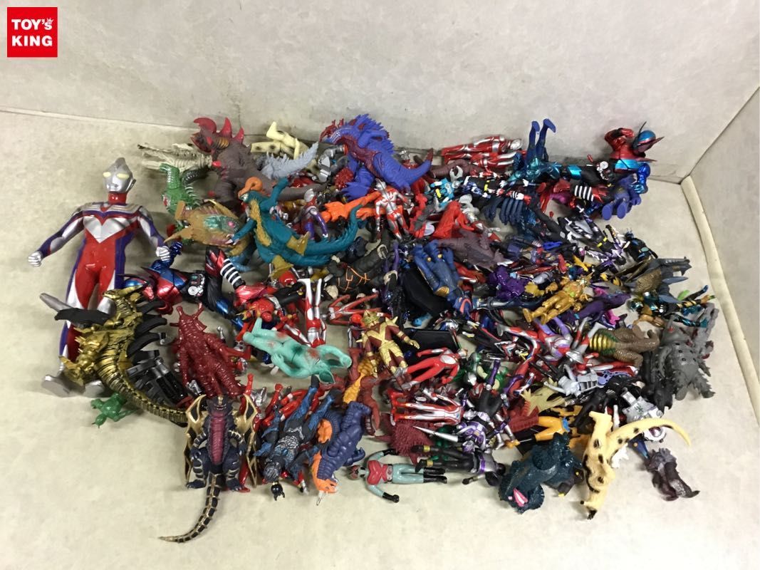 1円～ 同梱不可 ジャンク 仮面ライダービルド、ウルトラマン、エレキング 他 ソフビ等