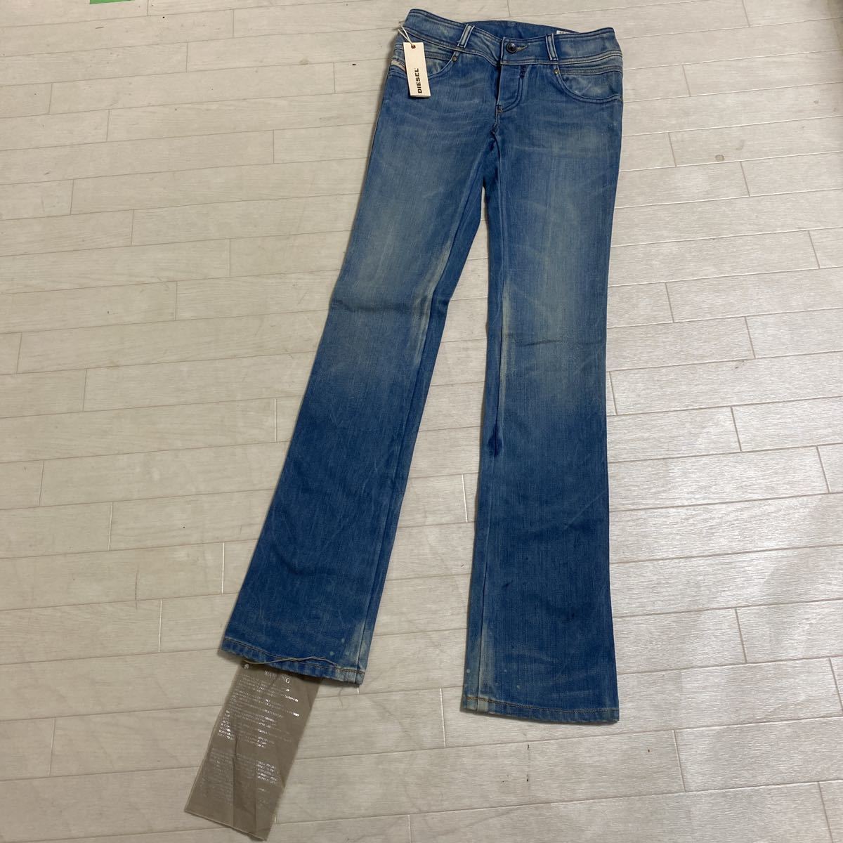 2819☆ 新品タグ付き DIESEL ディーゼル ROKKET デニム ジーンズ ジーパン レディース イタリヤ製 25 インディゴ ライトブルー
