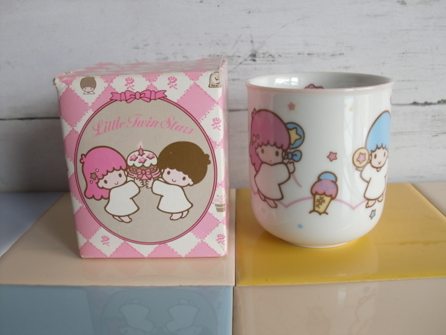 Sanrio Little Twin Stars サンリオ 可愛いキキララの湯のみ1客 湯飲み 湯呑み カップ リトルツインスターズ 昭和レトロ 19年 リトルツインスターズ 売買されたオークション情報 Yahooの商品情報をアーカイブ公開 オークファン Aucfan Com