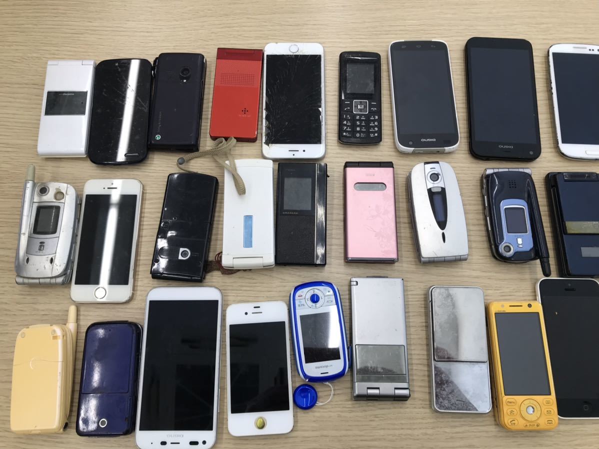スマホ ガラケー iPhone 中古現状品 約70台 ショップスマホ・タブレット・パソコン ガラケー iPhone スマホ 携帯電話 34台　ジャンク