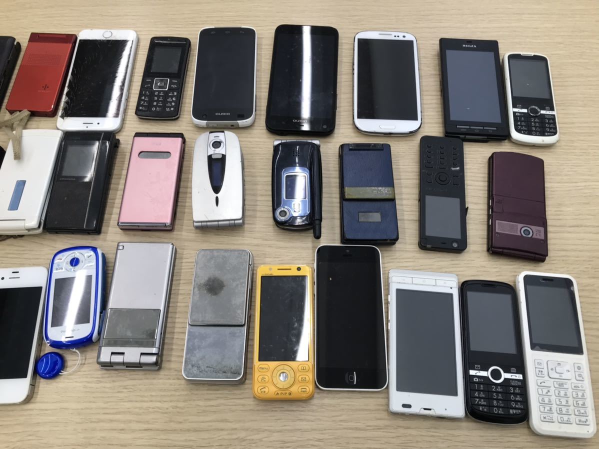 スマホ ガラケー iPhone 中古現状品 約70台 ショップスマホ・タブレット・パソコン ガラケー iPhone スマホ 携帯電話 34台　ジャンク