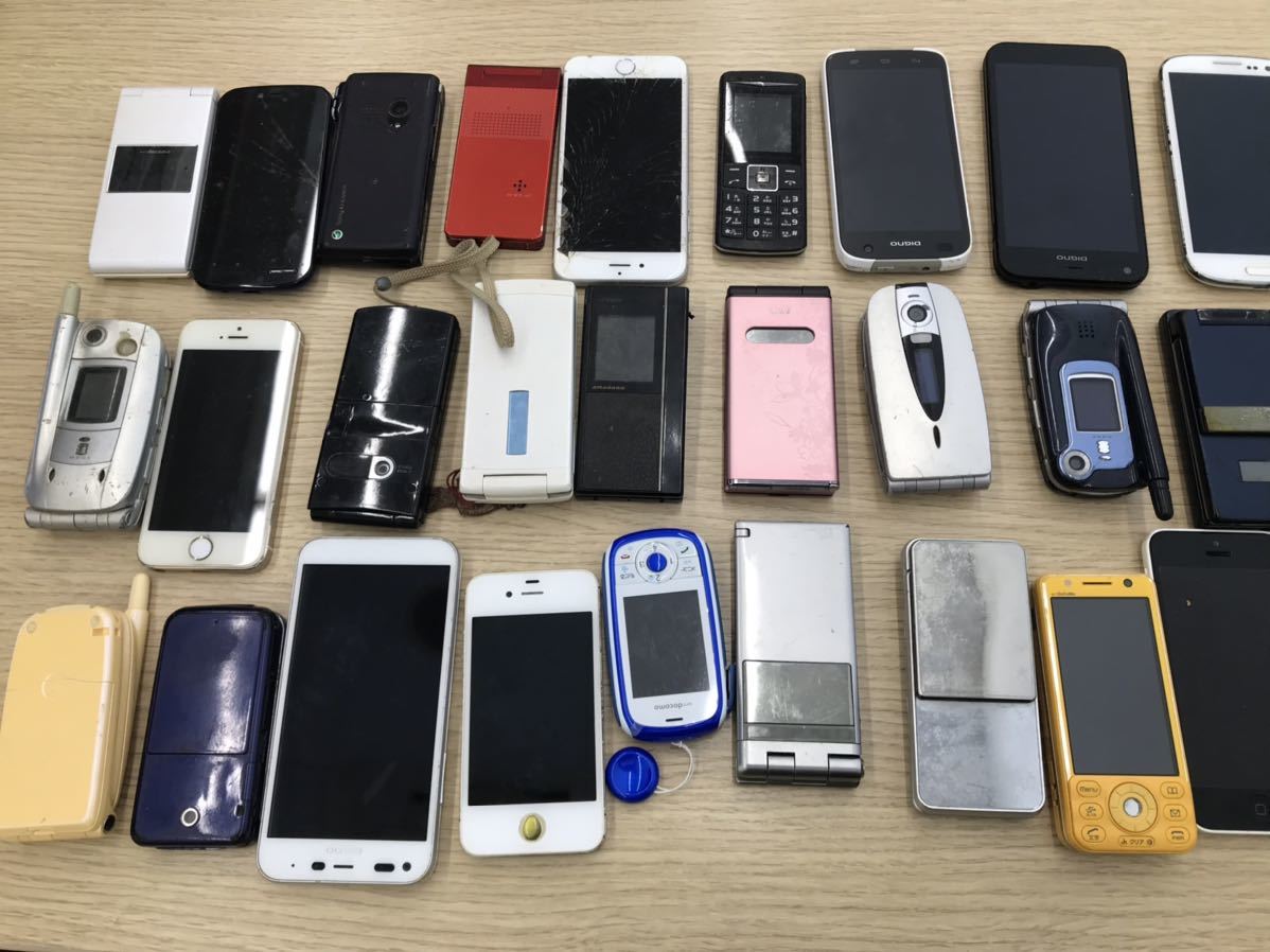 スマホ ガラケー iPhone 中古現状品 約70台 ショップスマホ・タブレット・パソコン ガラケー iPhone スマホ 携帯電話 34台　ジャンク
