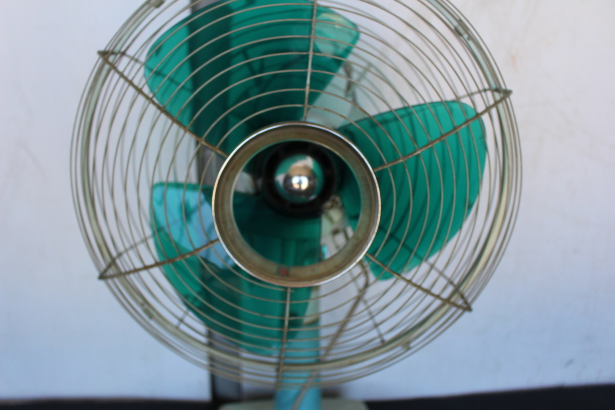 日立 扇風機 さわ風 S-30SK☆昭和レトロ 1979年製 HITACHI 日立 扇風機 さわ風 S-30SK☆昭和レトロ 1979年製 HITACHI 昭和レトロ