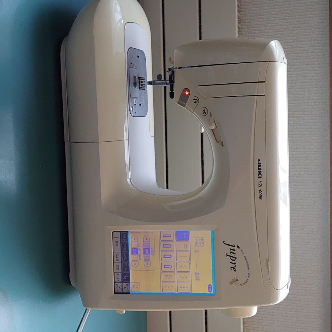 JUKI HZL-009Sと付属の刺繍機(EM-2)をセット