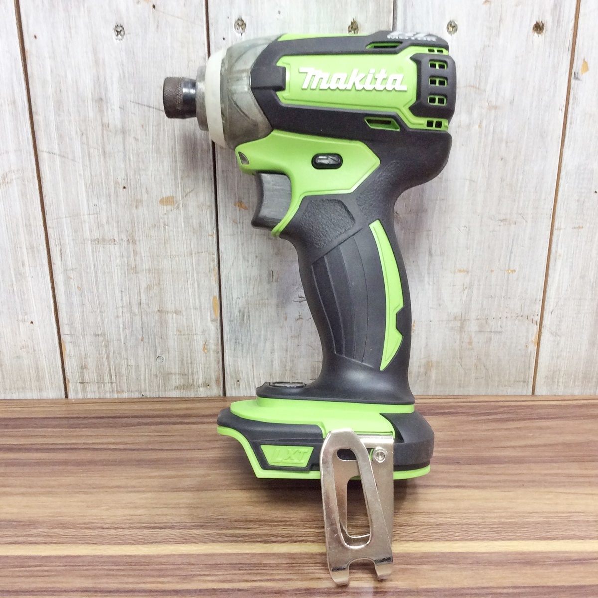 【爆買い，最新作】 RH-1546 品 makita マキタ 18V 充電式インパクトドライバ TD147D 本体のみ(本体)｜売買されたオークション情報、yahooの商品情報をアーカイブ公開 - オークファン インパクトドライバ