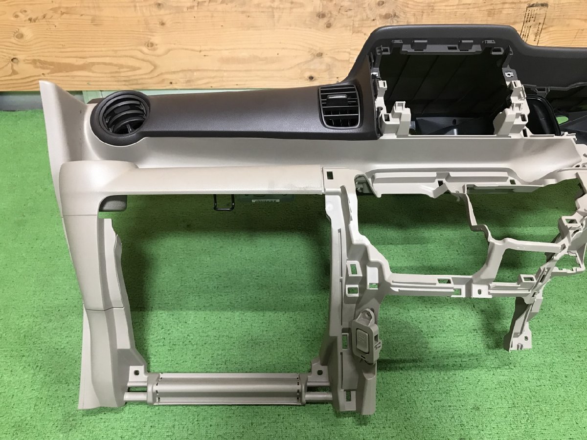 ホンダ☆N-BOX JF1 純正 ダッシュボード 【個人宅配送不可