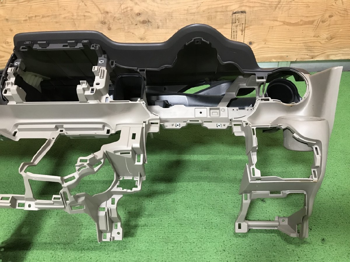 ホンダ☆N-BOX JF1 純正 ダッシュボード 【個人宅配送不可