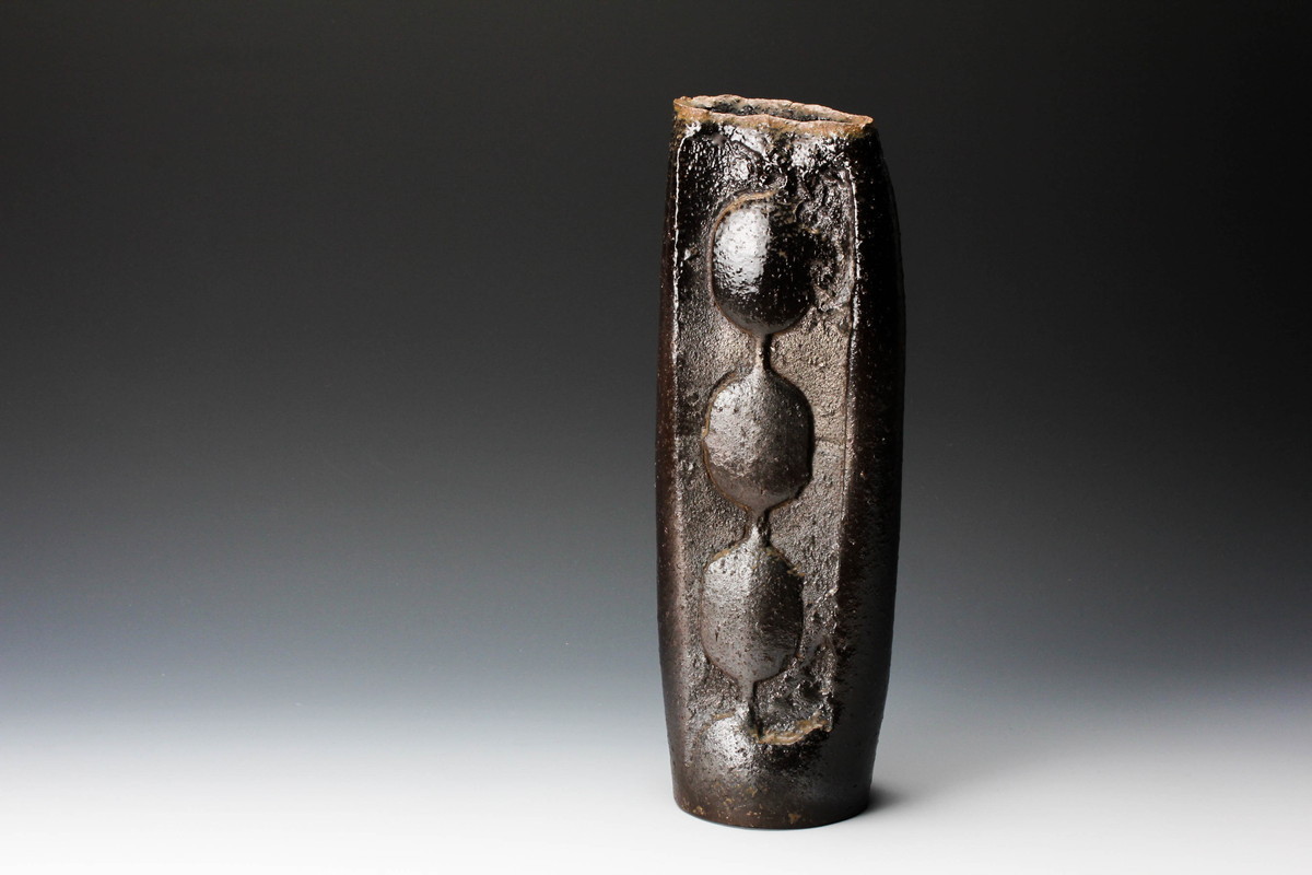 佳香】伊勢崎晃一朗 希少作 黒花器 高さ36cm 共箱 共布 栞 本物