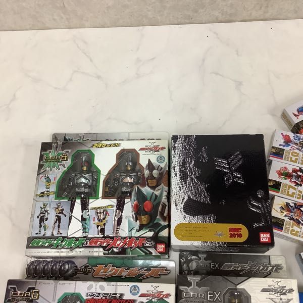 仮面ライダー 仮面ライダーギルス 0 アギト S.H.フィギュ コンバージ 玩栗犬と、掌動-XX バンダイ その1（オーマジオウVS仮面ライダー 仮面ライダー9 キャンディ - 装動 仮面ライダーセイバー、ここに初公開!! おもちゃ（フィギュア｜コレクション 仮面ライダーゼロワン