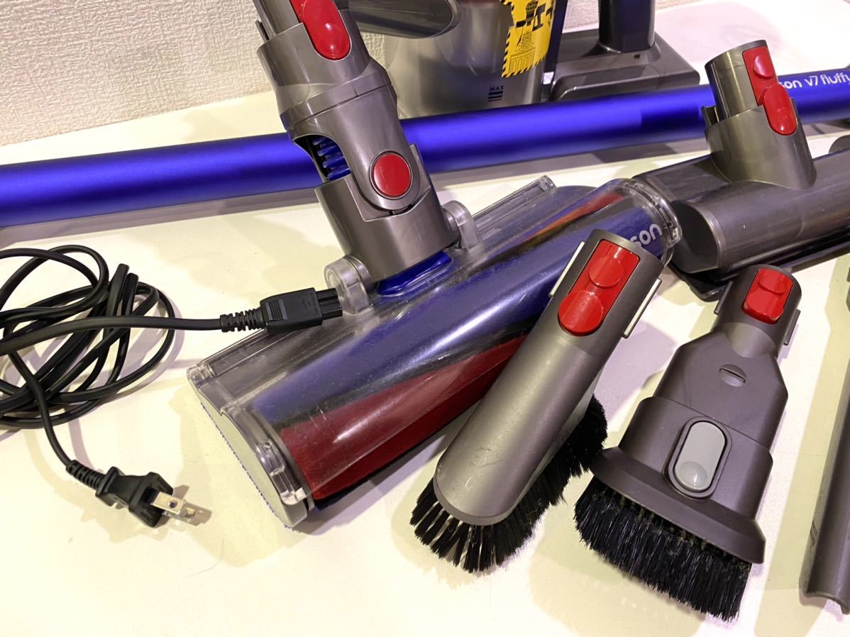 動作確認済み】dyson ダイソン SV11 コードレスクリーナー Dyson V7
