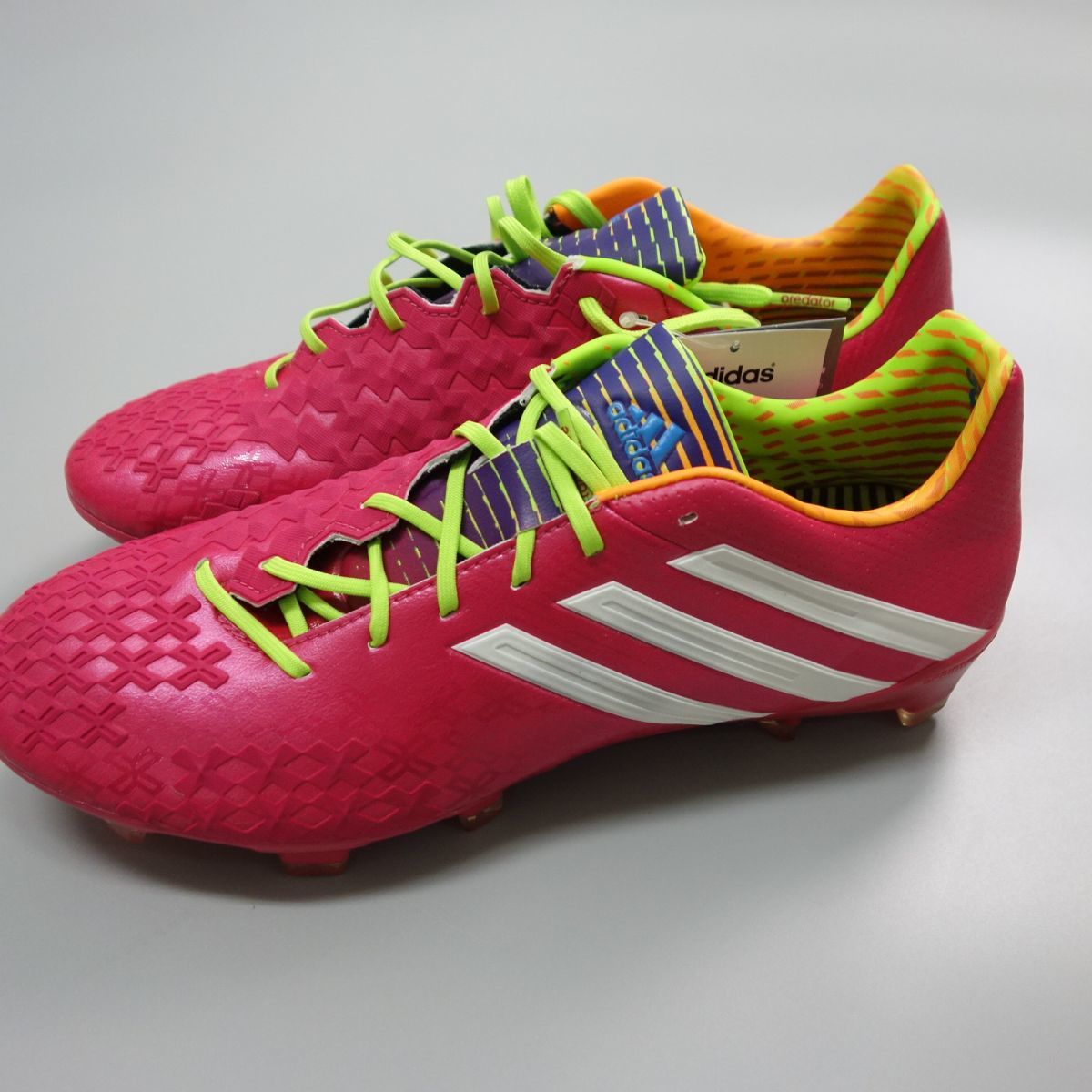 「値下げ　未使用品」adidasアディダス　プレデター　フットサルシューズ26㎝ 未使用タグ付 アディダス プレデター LZTRXFG F32553 フットサル サッカーシューズ スパイク ピンク  26cm(26.0cm)｜売買されたオークション情報、Yahoo!オークション(旧ヤフオク!) の商品情報をアーカイブ公開 -  オークファン（aucfan.com）