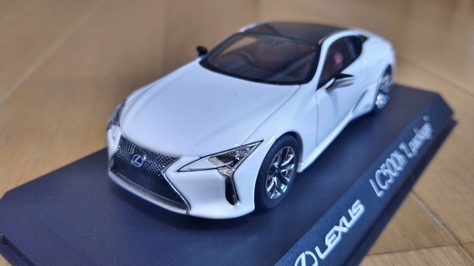 ミニカー 1/43 レクサス LC500h Lパッケージ ホワイト