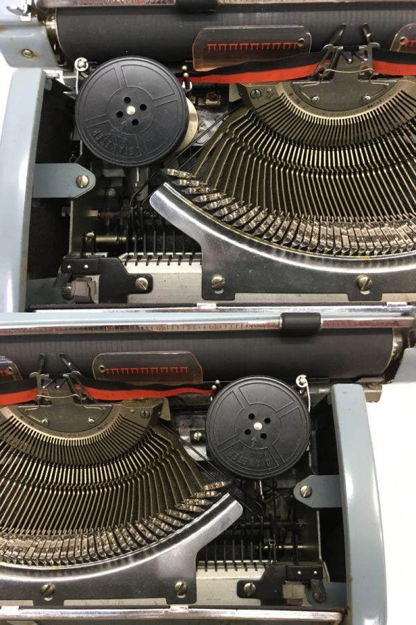 ⑫ ブラザー デラックス 233 タイプライター 水色 ケース付き BROTHER