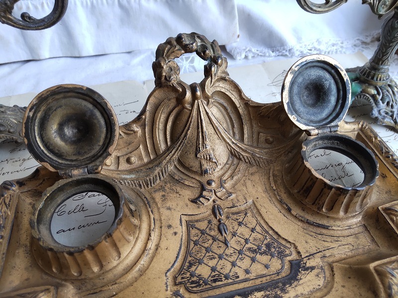 ☆フランス アンティーク インクスタンド 装飾付き と キャンドル