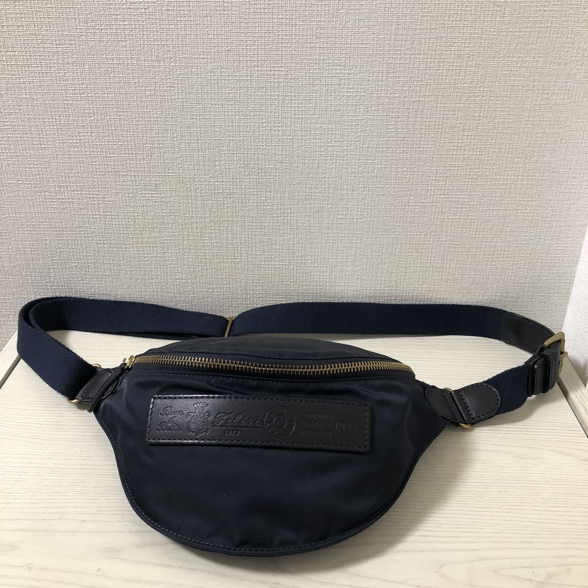 新品同様】Felisi フェリージ ボディバッグ ネイビー 1039 ウエスト 